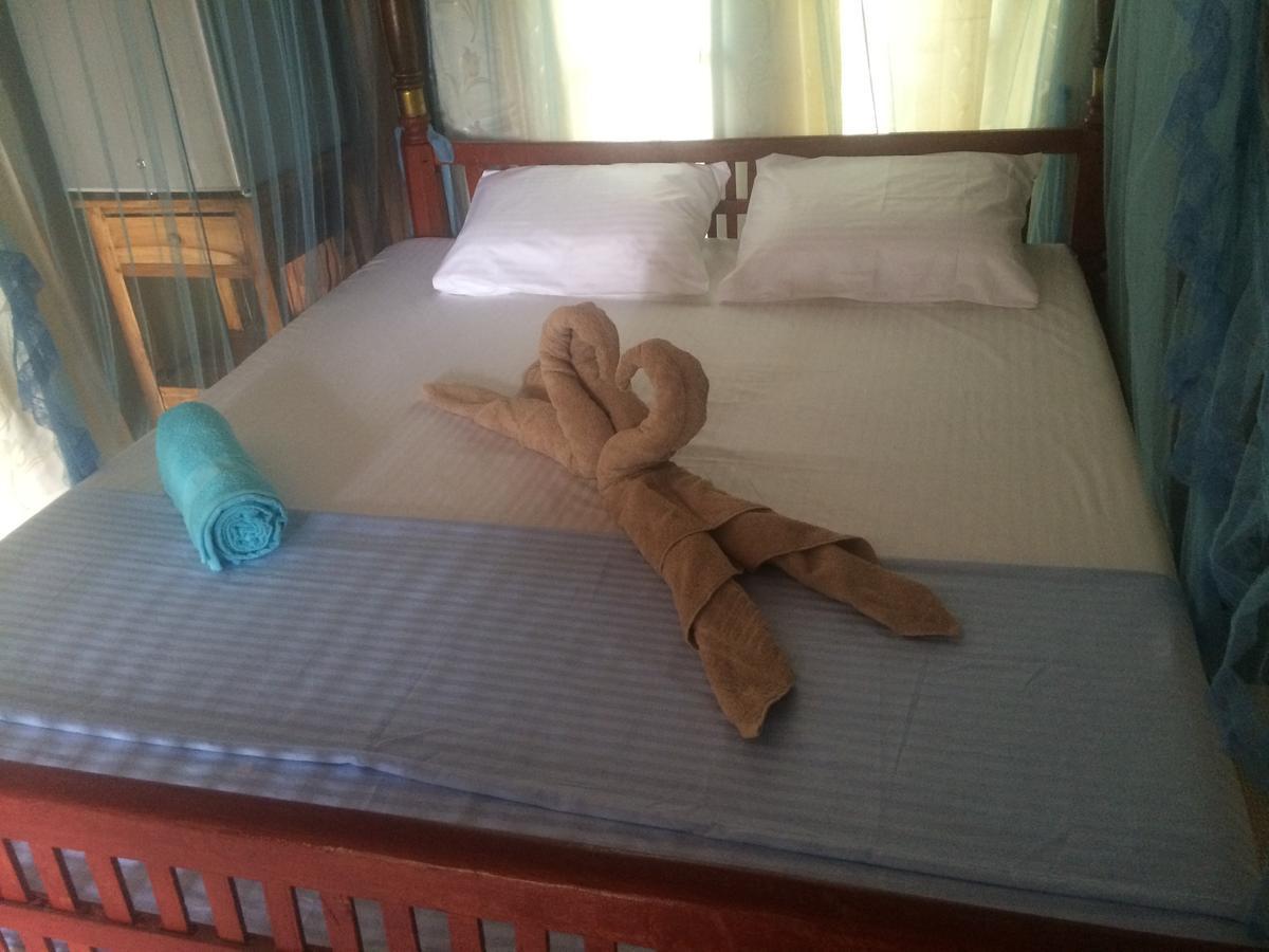 Sunny Family Hotel Unawatuna Habitación foto