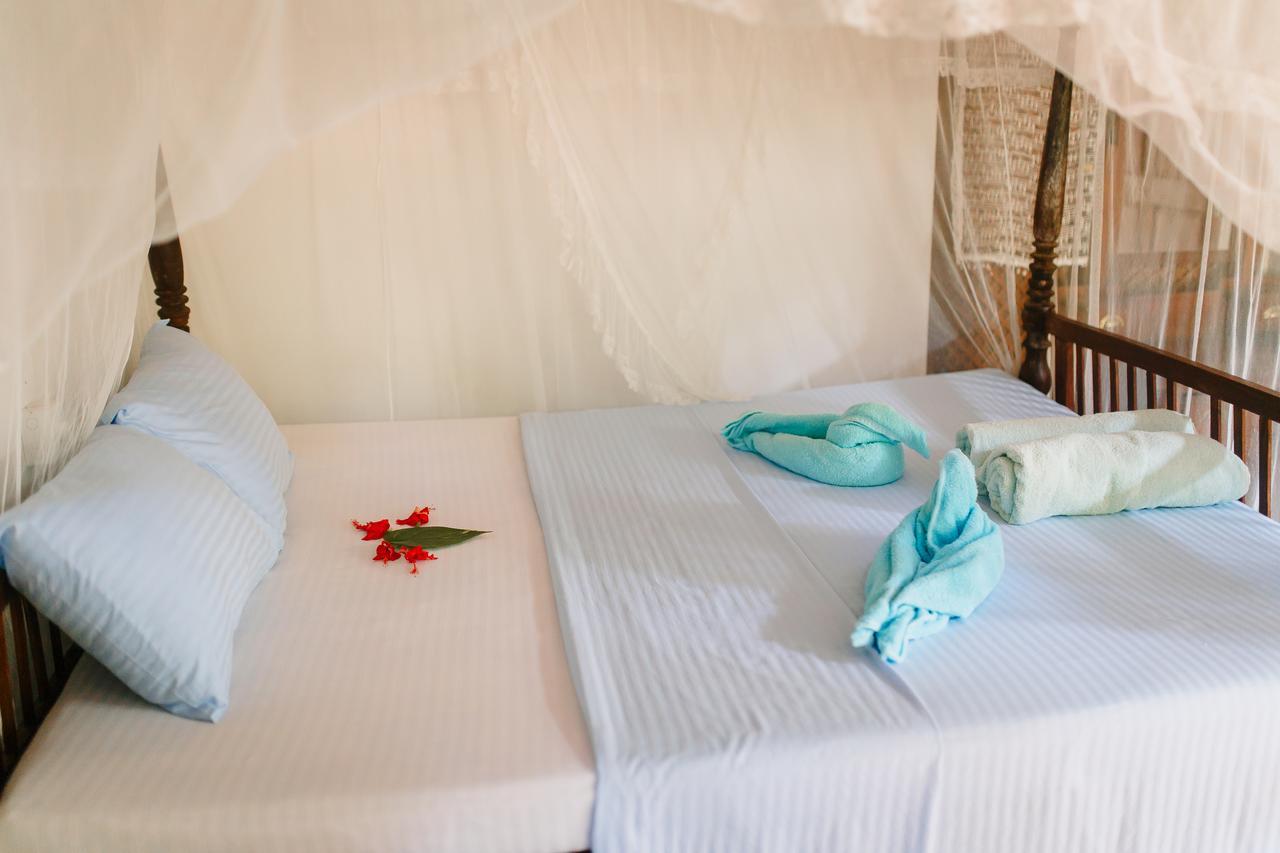 Sunny Family Hotel Unawatuna Habitación foto