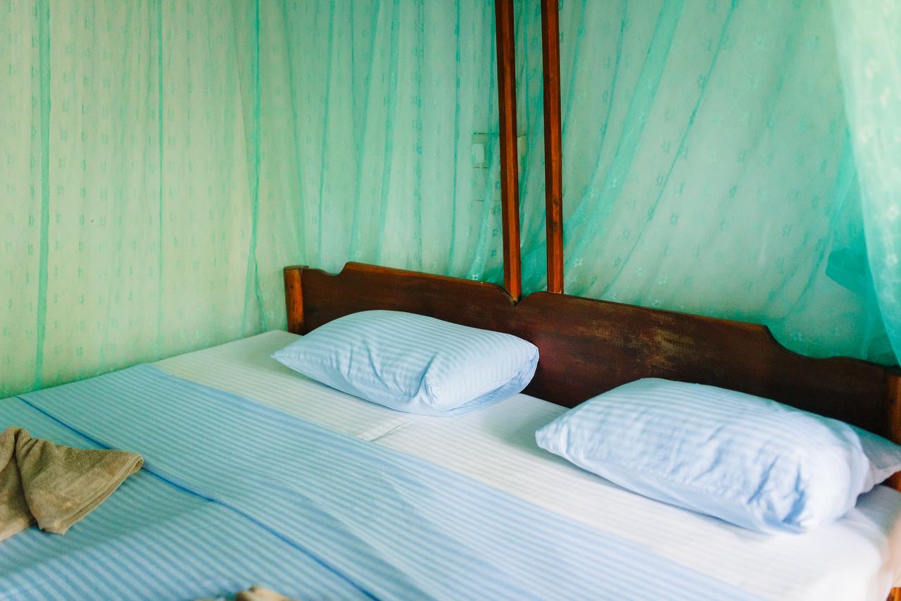 Sunny Family Hotel Unawatuna Habitación foto